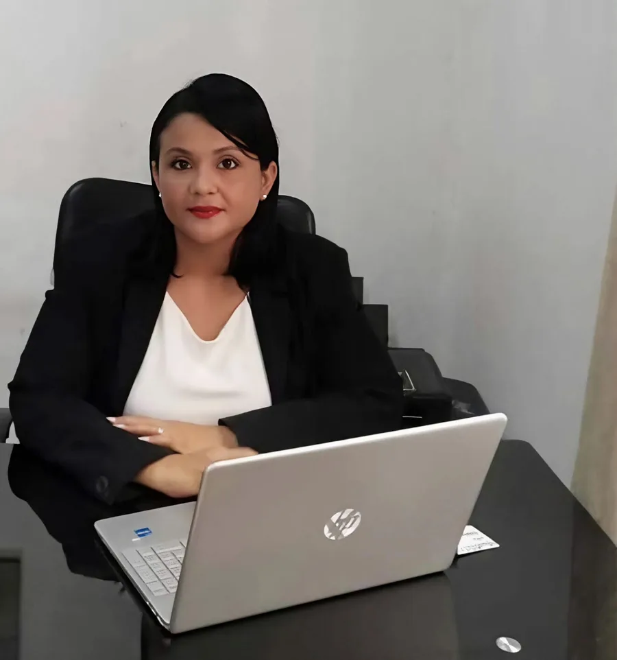 Licda. Anyela Venegas Gómez, Abogada y Notaria Pública